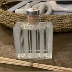 NEST New York Japanese Black Currant Diffuser 5.9oz New Sealed No Box Retired